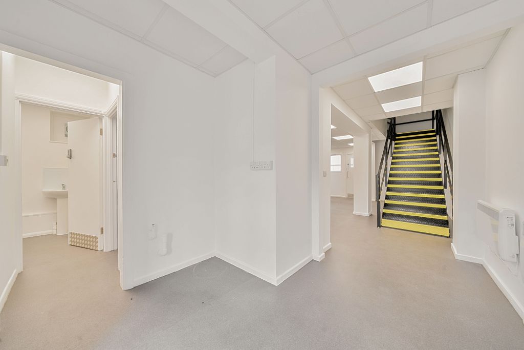 Property photo 2 of 3