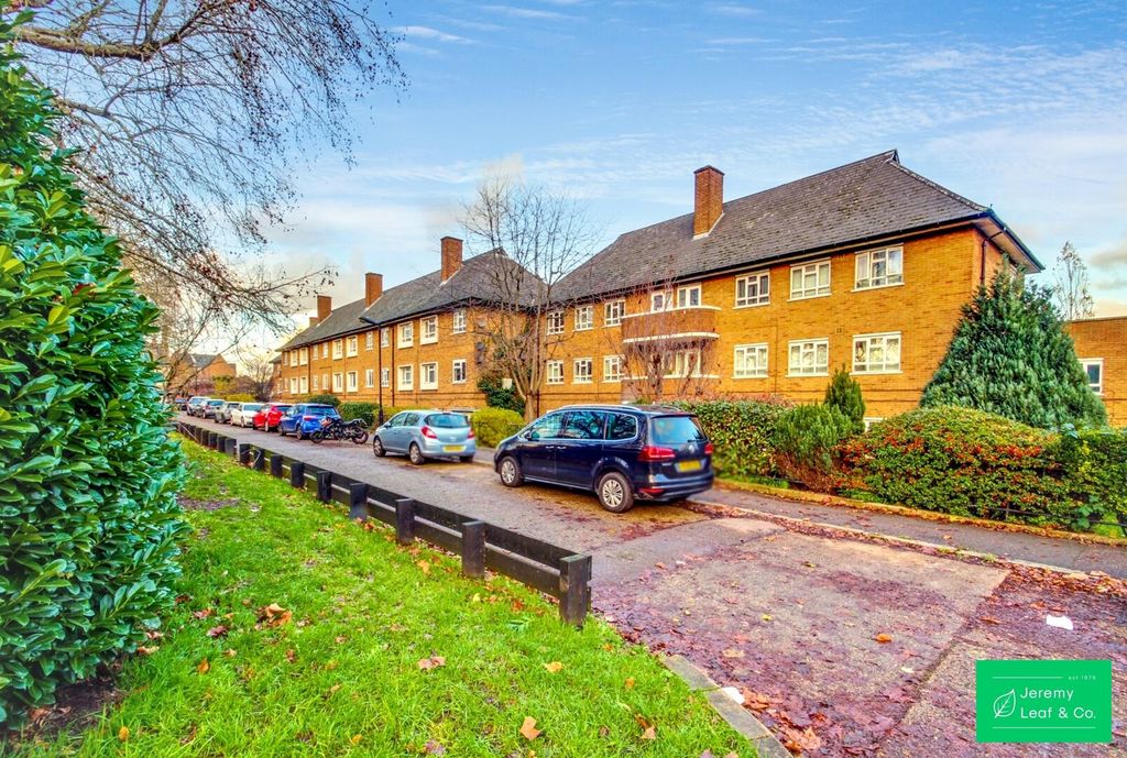 Property photo 1 of 14 Front (Exterior)