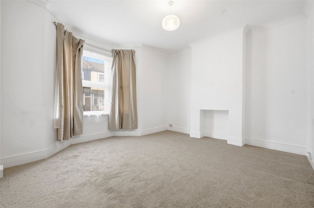 Property photo 3 of 16 Picture No. 03