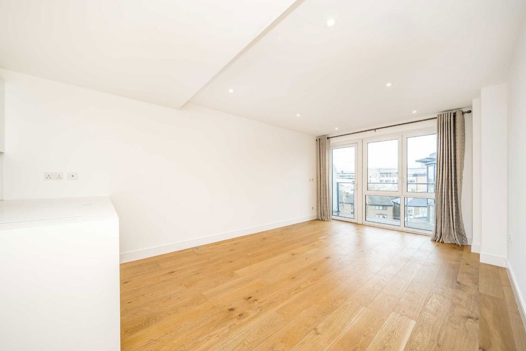 Property photo 2 of 7