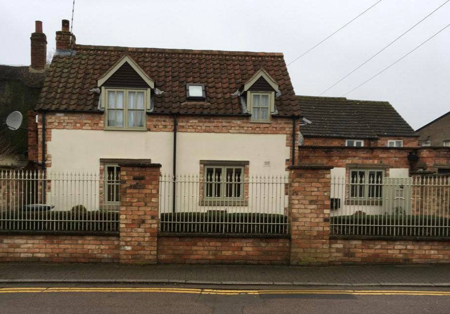 Property photo 1 of 12