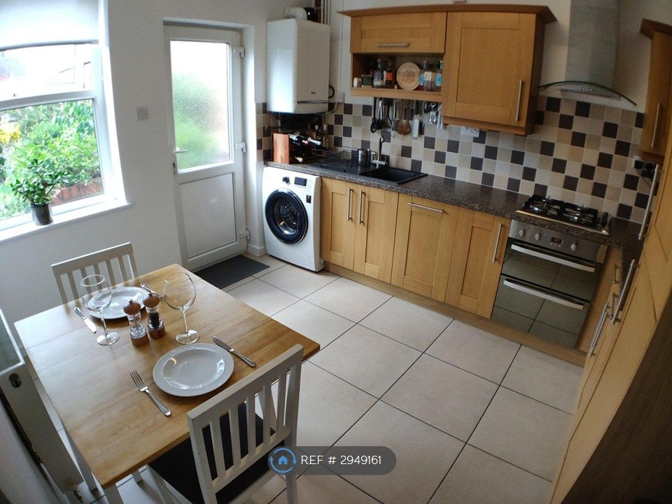 Property photo 3 of 16 Kitchen