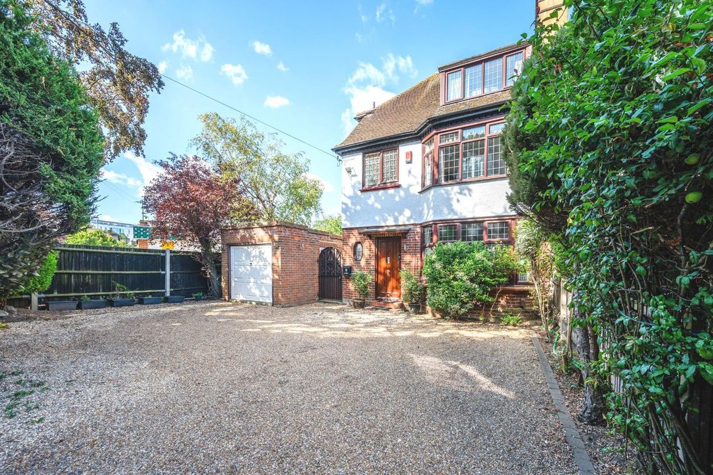 Property photo 1 of 21 Temple Road