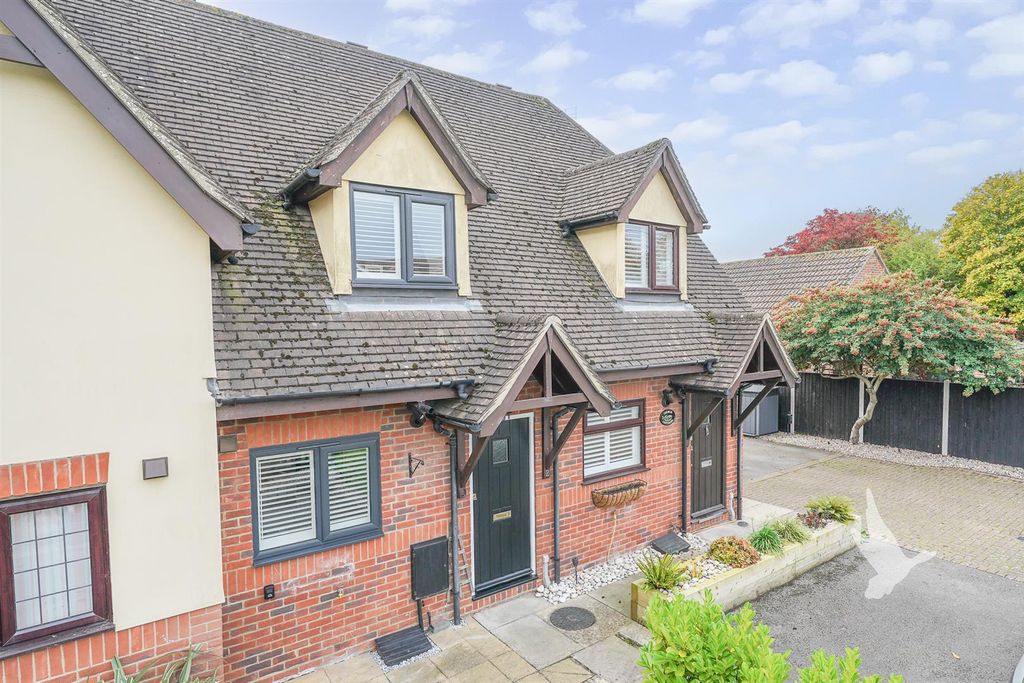 Property photo 1 of 12 1Front E.Jpg