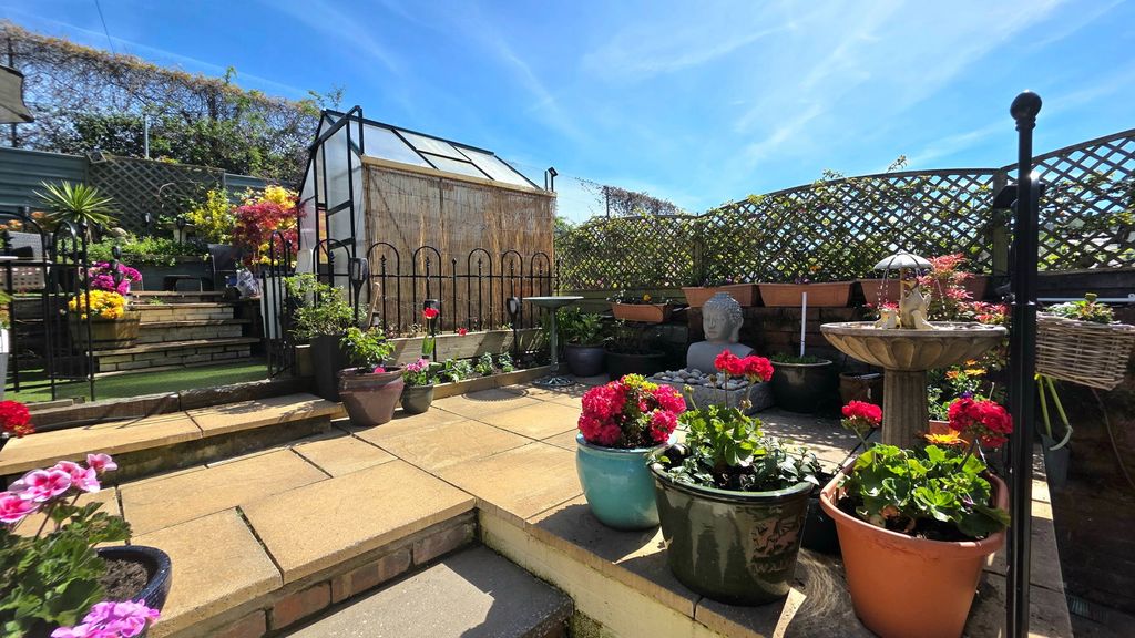 2 bed semi-detached house for saleChurch Road, Talywain NP4