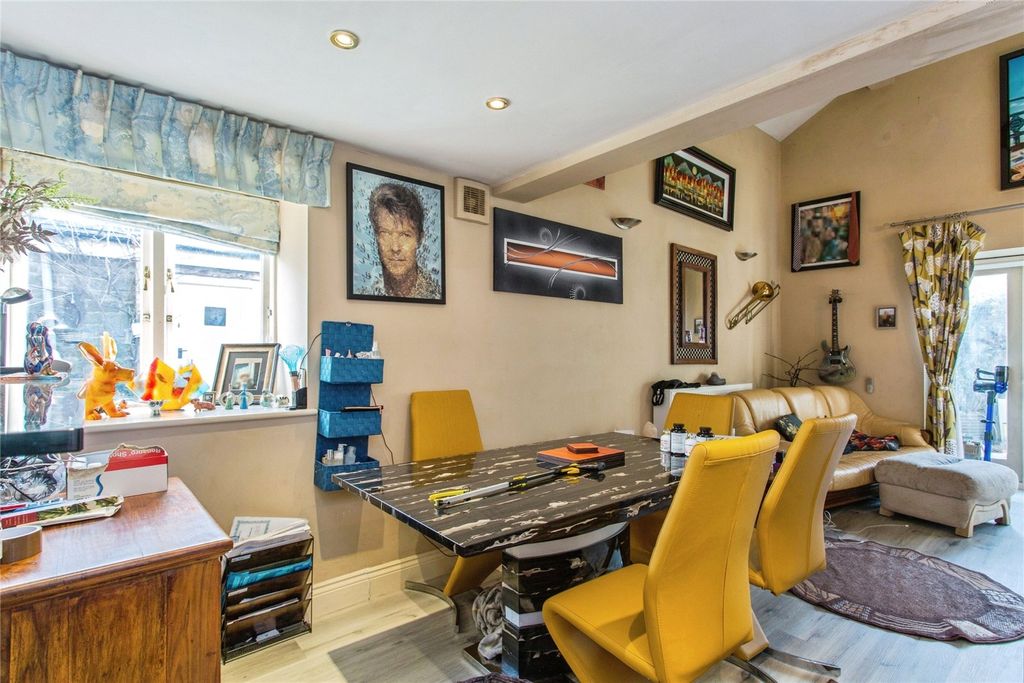 Property photo 3 of 24 Picture No. 15