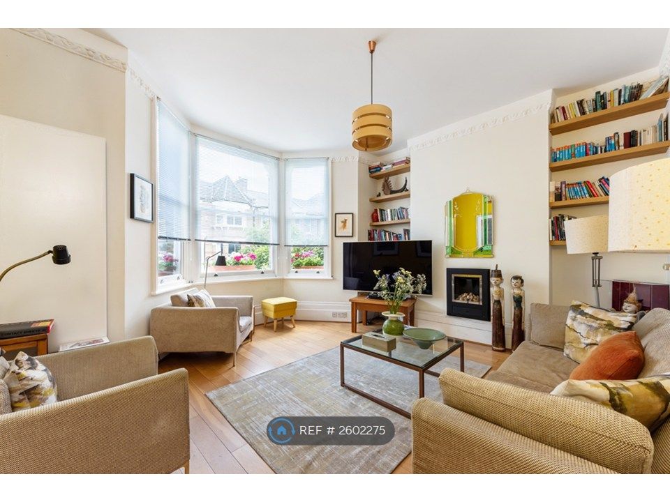 Property photo 2 of 12