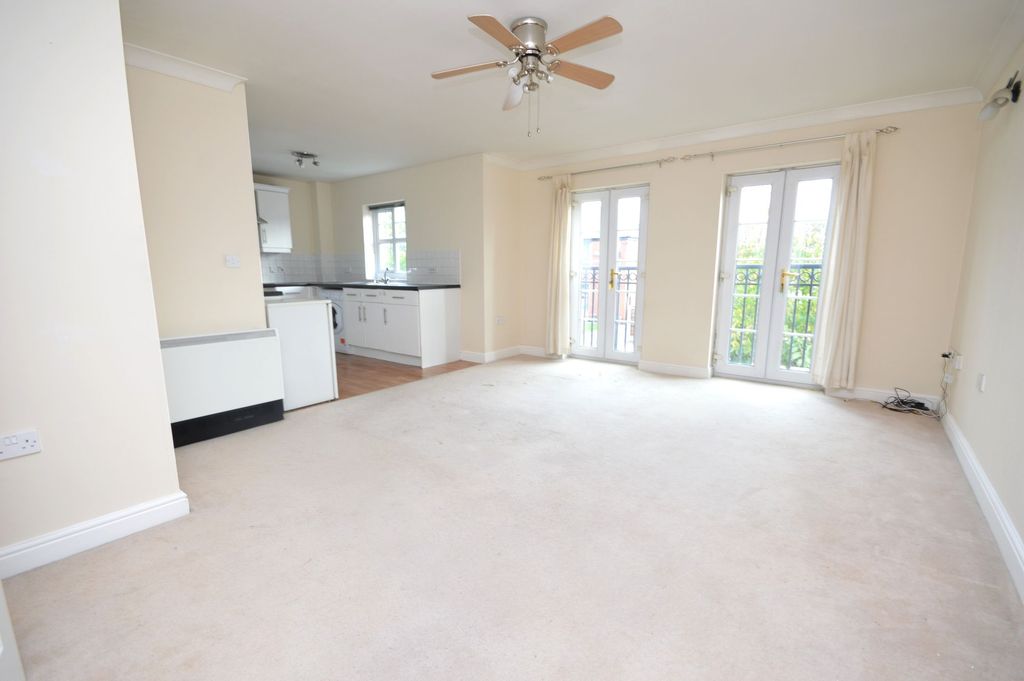Property photo 2 of 20