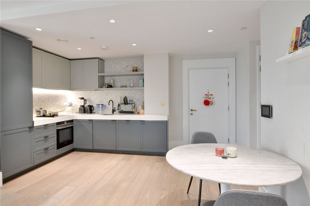 Property photo 3 of 33 Picture No. 20