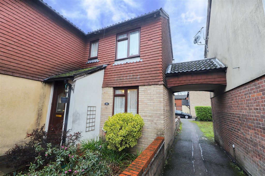 Property photo 1 of 8