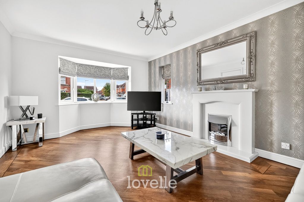 Property photo 2 of 33