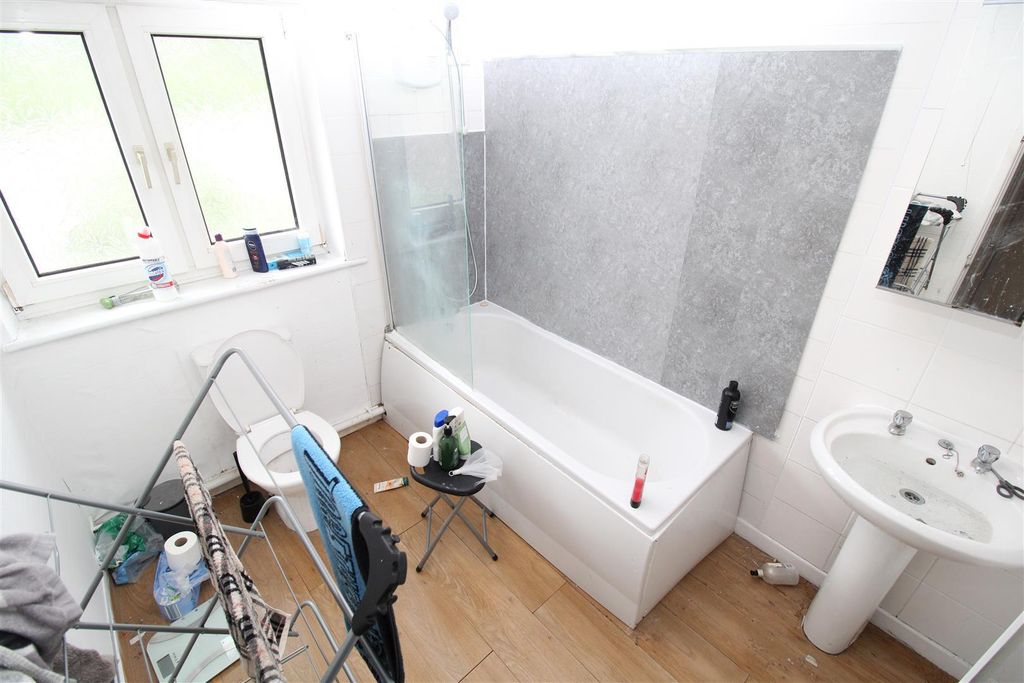 Property photo 2 of 5 B-l7Vtplejtuvgvtoazupquiax8.Jpg