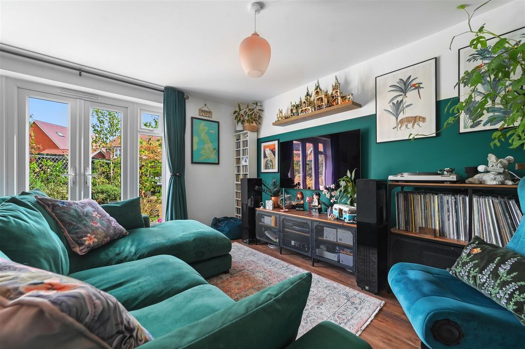 Property photo 3 of 21 Pt-Sheri-8Elmswellacrescent-15.Jpg