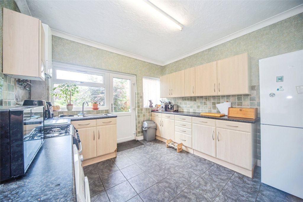 Property photo 2 of 13 Picture No. 17
