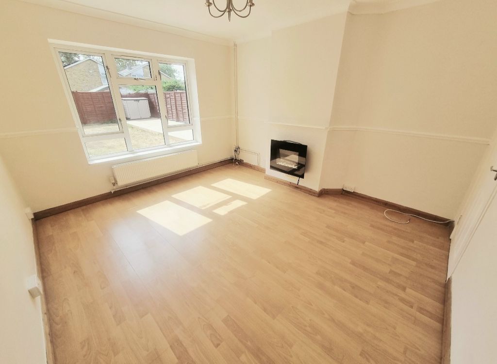 Property photo 2 of 12 Living Room
