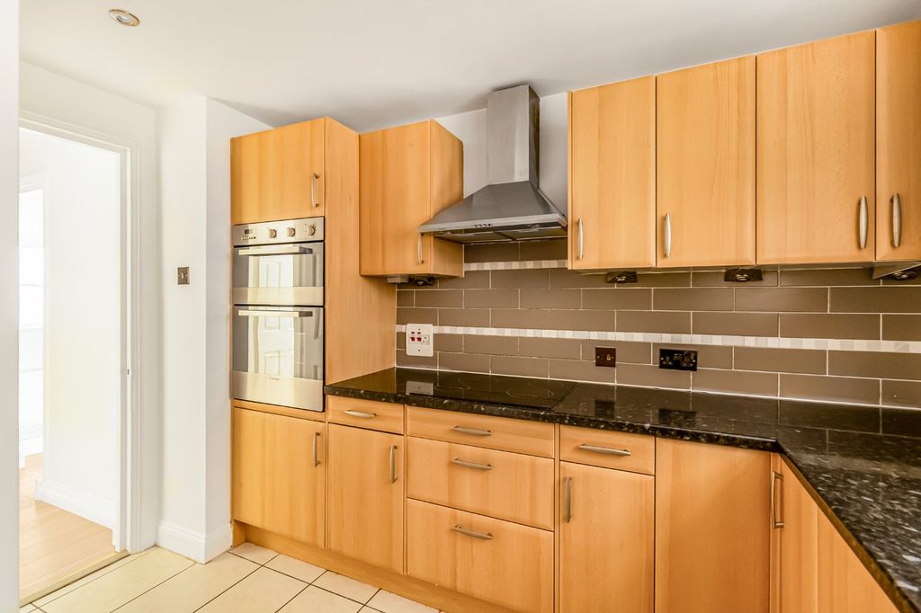 Property photo 3 of 12 Picture 3