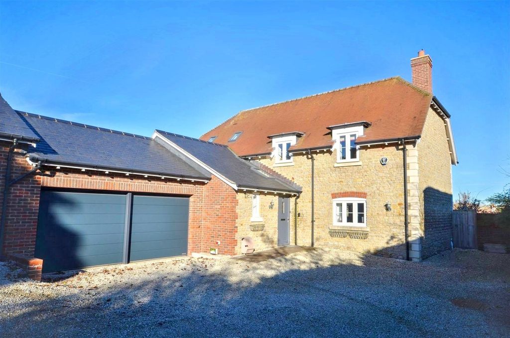 Property photo 1 of 12 Front