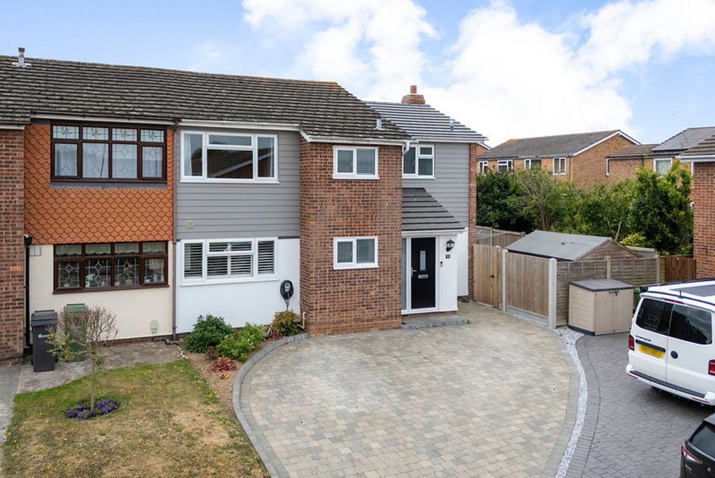Property photo 1 of 32
