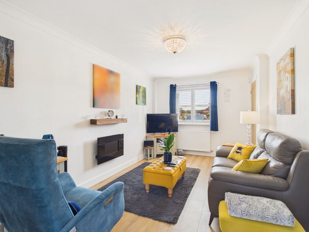 Property photo 3 of 21 5379276