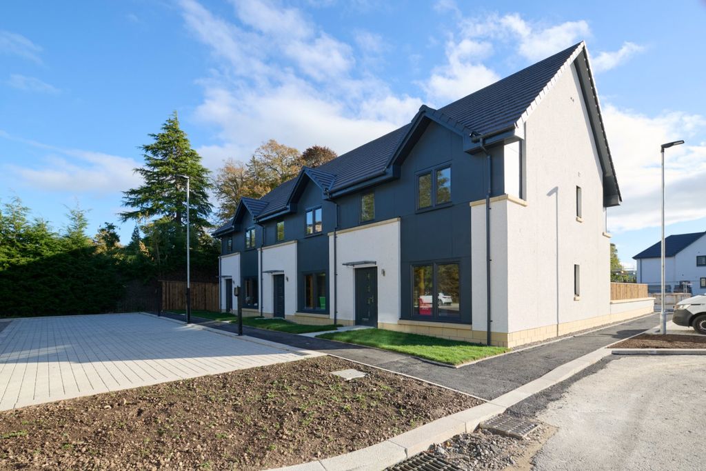 Property photo 2 of 14 Plot 32