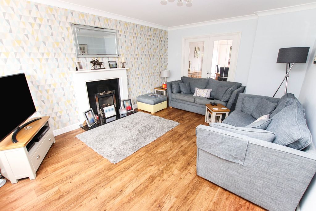 Property photo 2 of 23 4278371