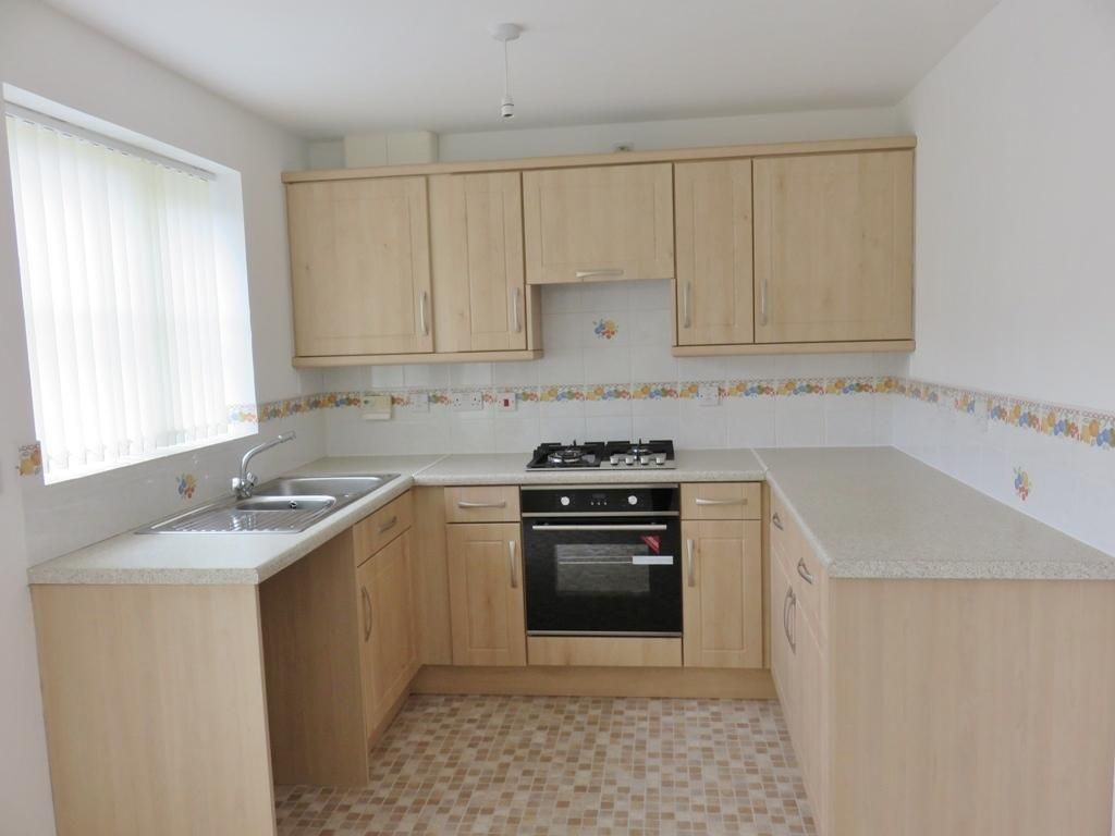 Property photo 3 of 11 Dining Kitchen