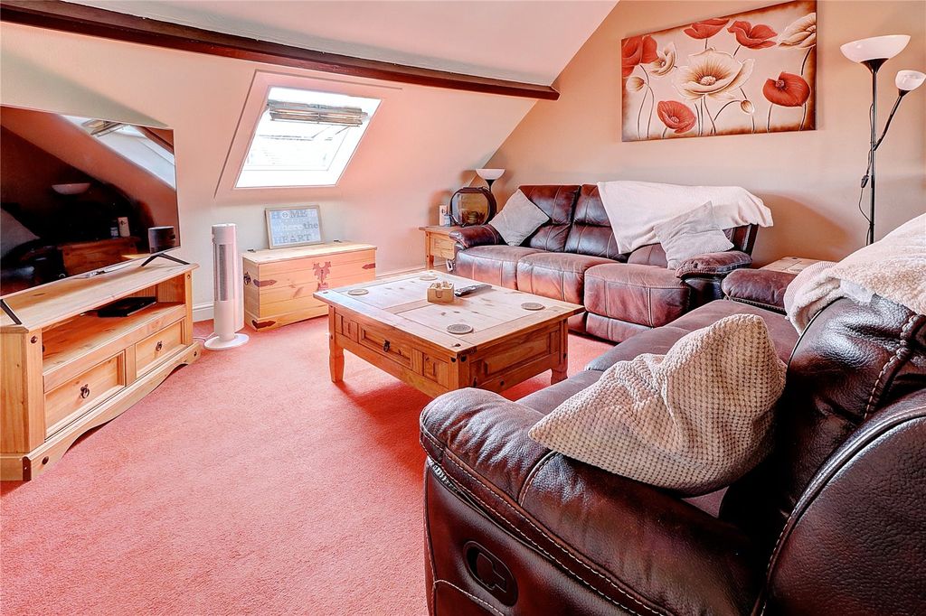 Property photo 2 of 13 Picture No. 10