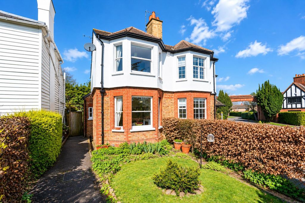Property photo 1 of 17 West Hill 1
