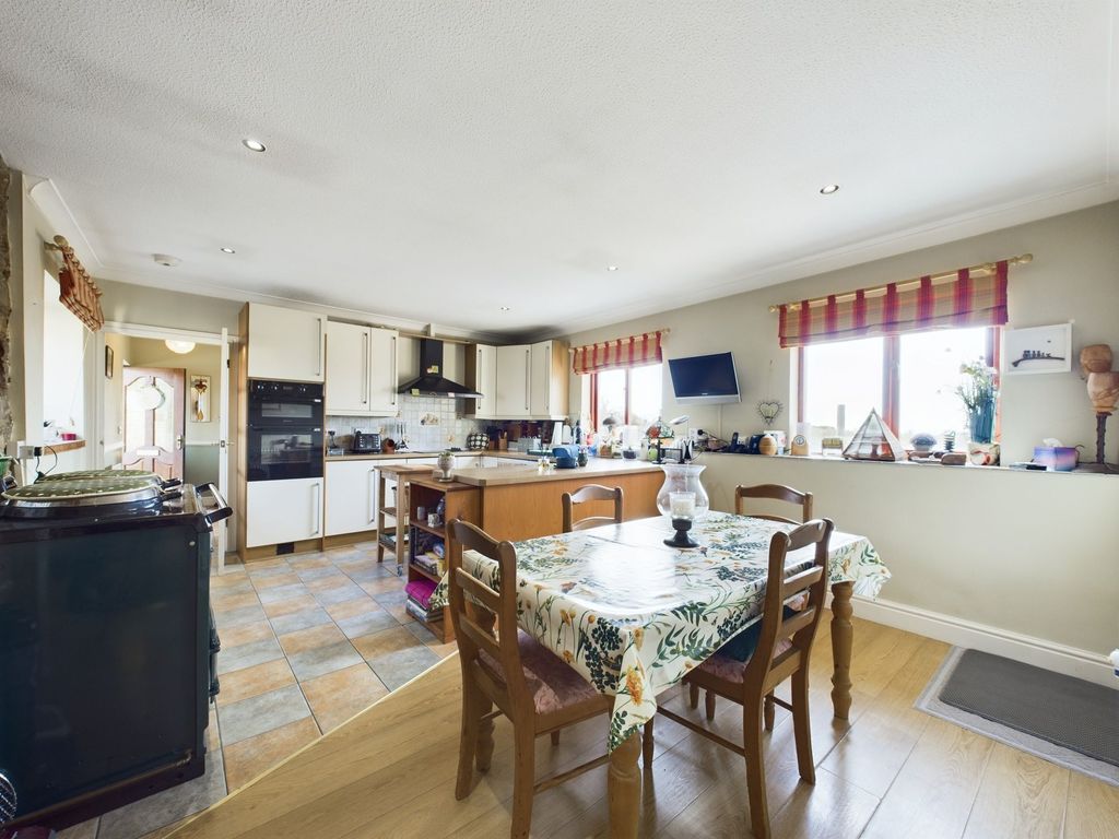 Property photo 3 of 25