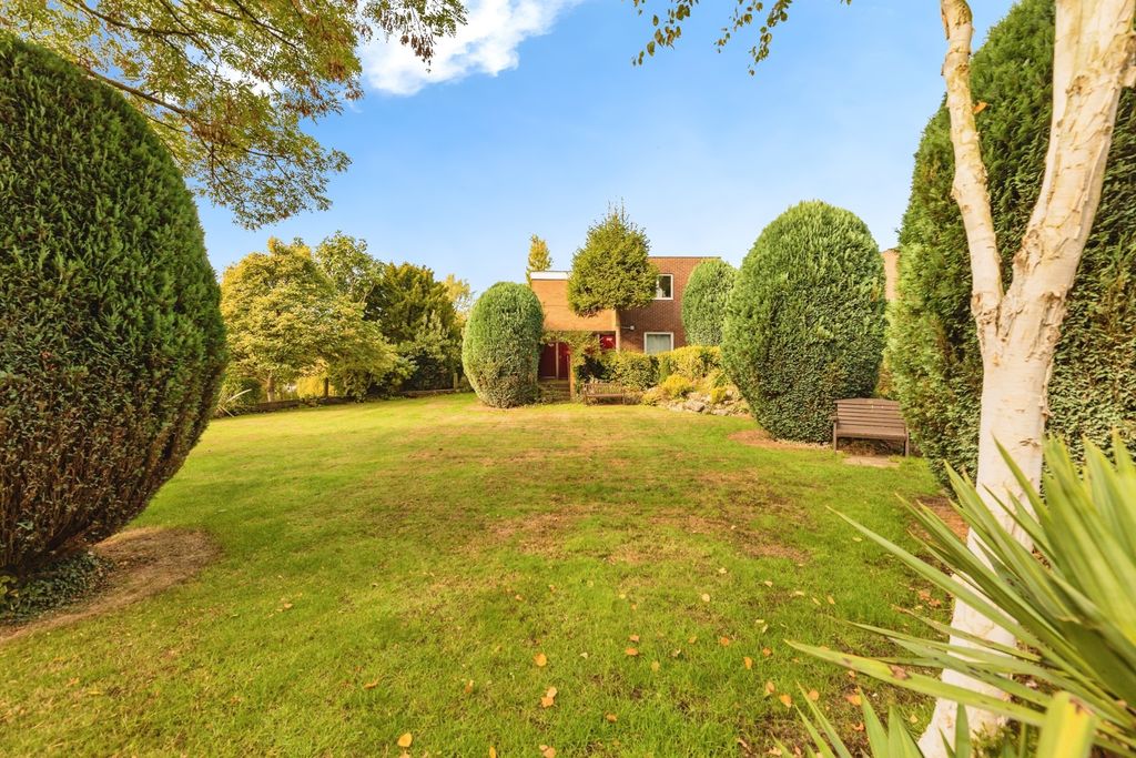 Property photo 2 of 17 Photo