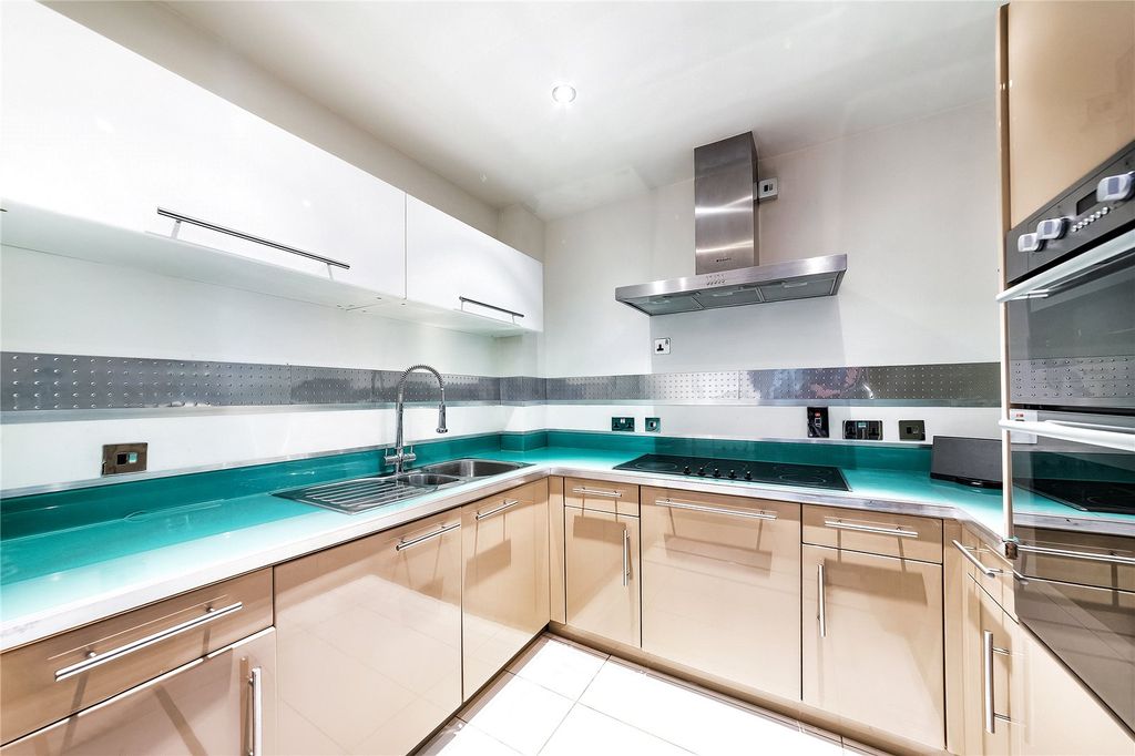 Property photo 3 of 13 Kitchen