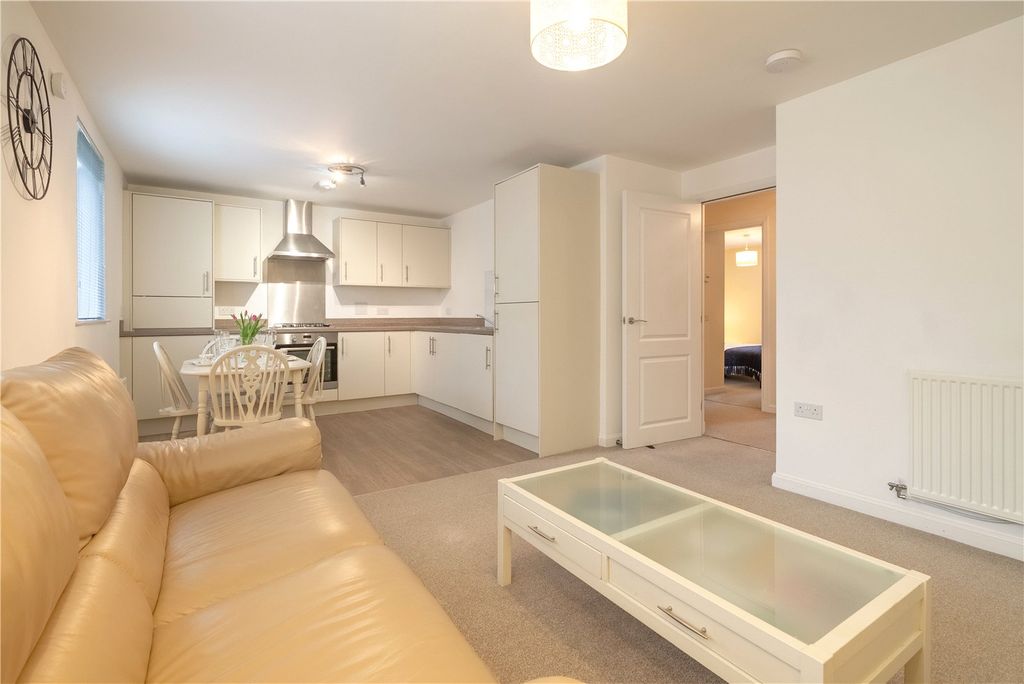 Property photo 1 of 17 Spencer Court