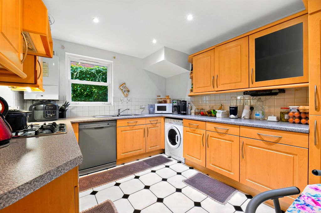 Property photo 3 of 12