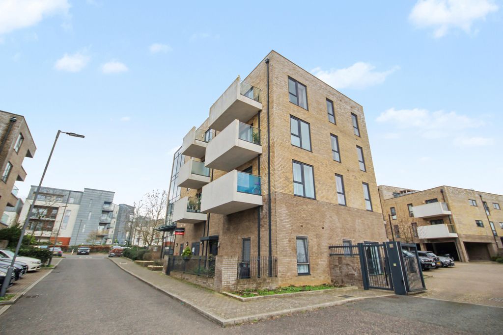 Property photo 1 of 10 Calla Court, Harrow, Middlesex, Ha2