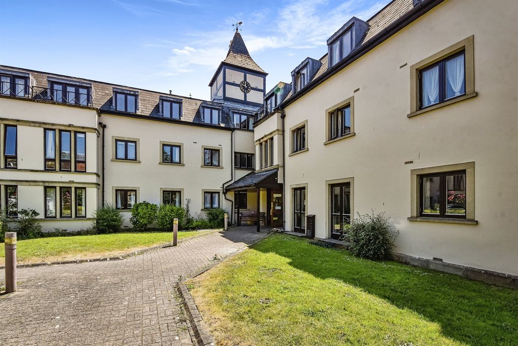 Property photo 1 of 12