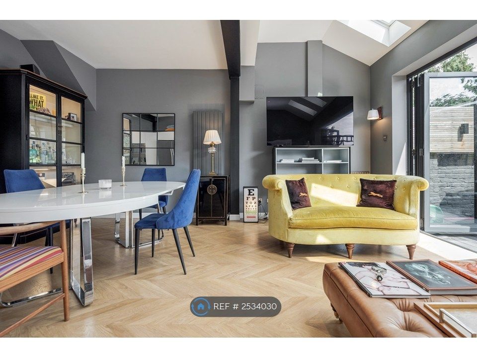Property photo 2 of 20 Open Plan Dining/Lounge