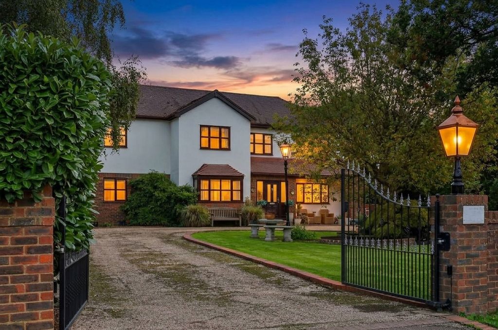 Property photo 1 of 18