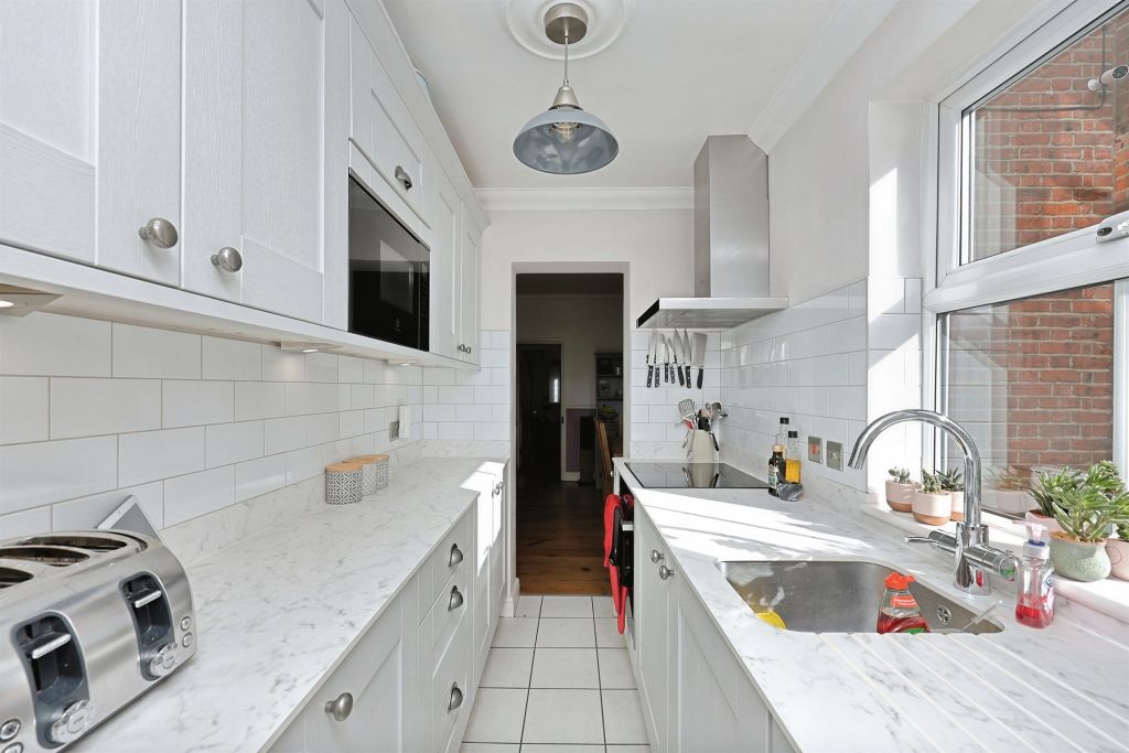 Property photo 3 of 19