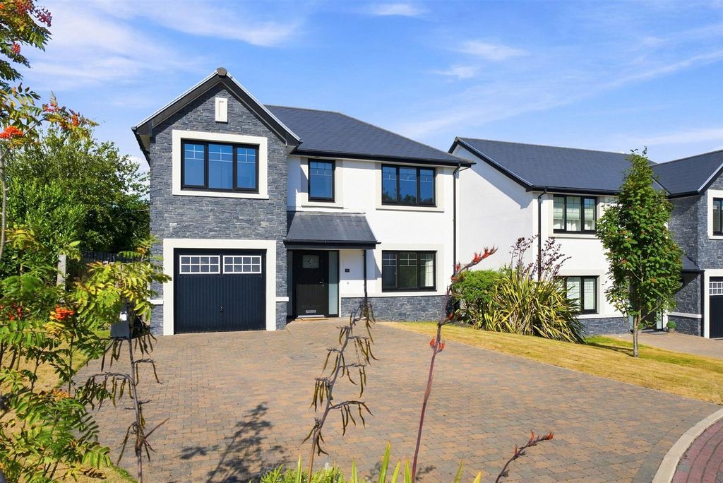 Property photo 1 of 29 4-Bradda-View-Grove-1.Jpg