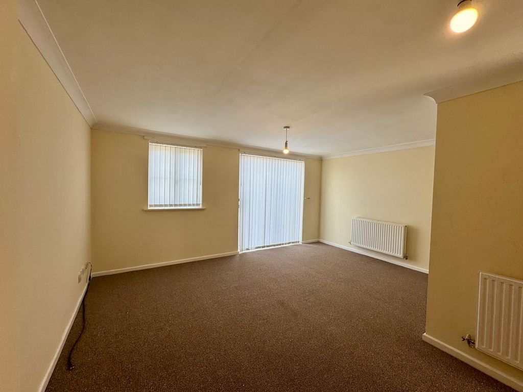 Property photo 3 of 10 Image