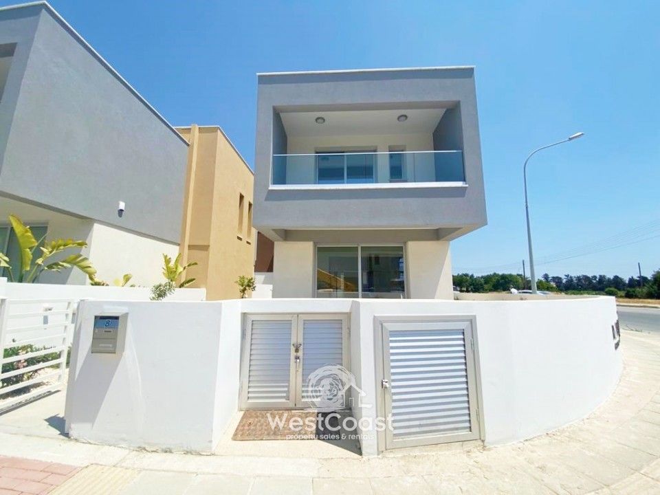 Property photo 3 of 19