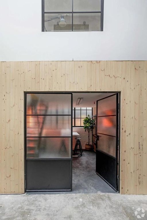 Property photo 3 of 8 Photo 2