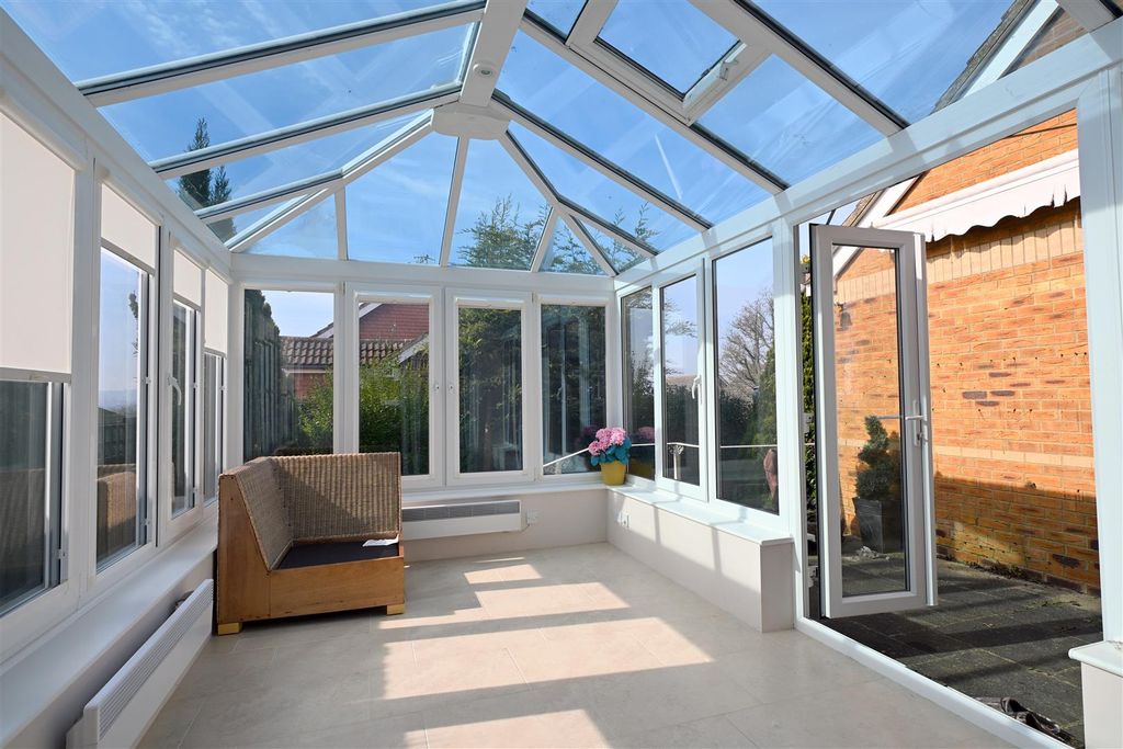 Property photo 2 of 15 Conservatory