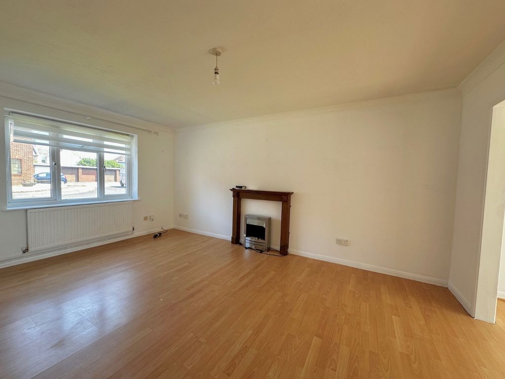 Property photo 2 of 10 Picture No. 13