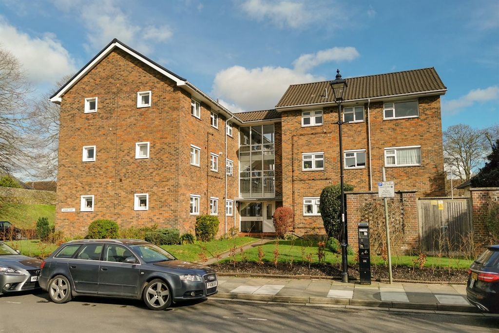 Property photo 1 of 7 (Main)