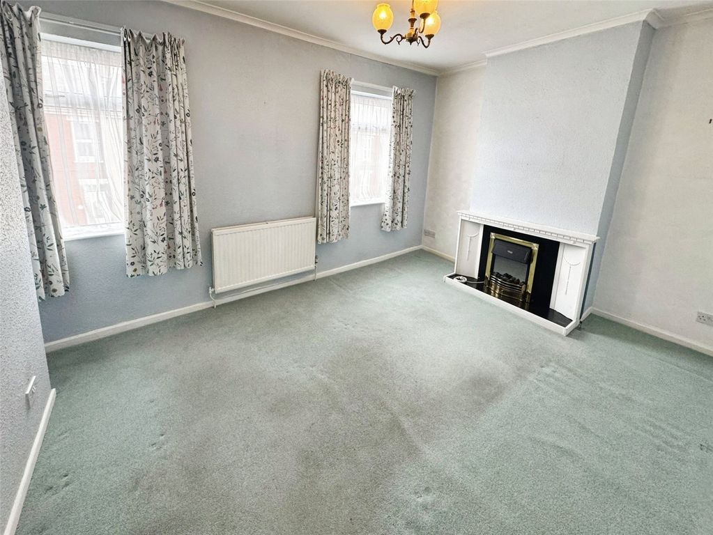 Property photo 2 of 14 Lounge