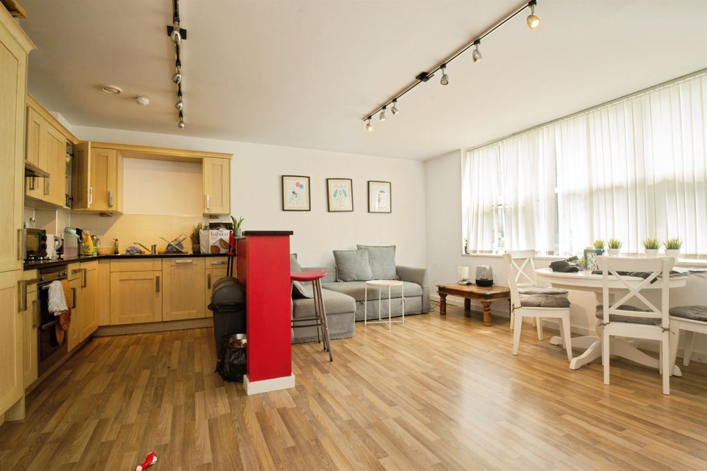 Property photo 2 of 9
