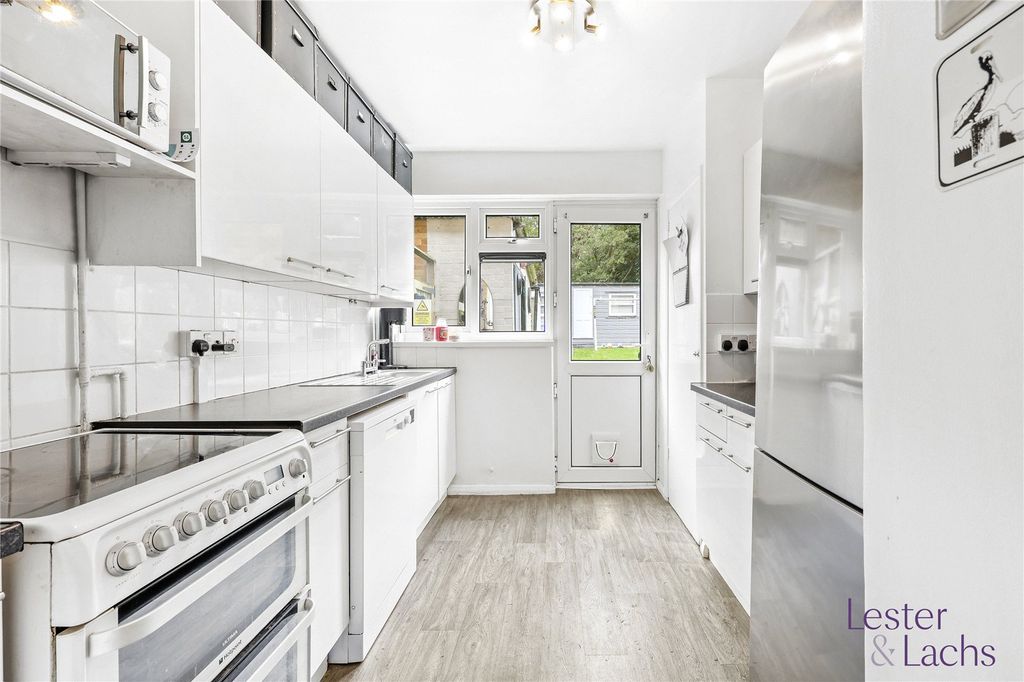 Property photo 3 of 18 Picture No. 05
