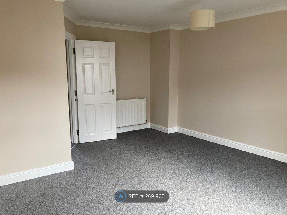 Property photo 2 of 9 Lounge