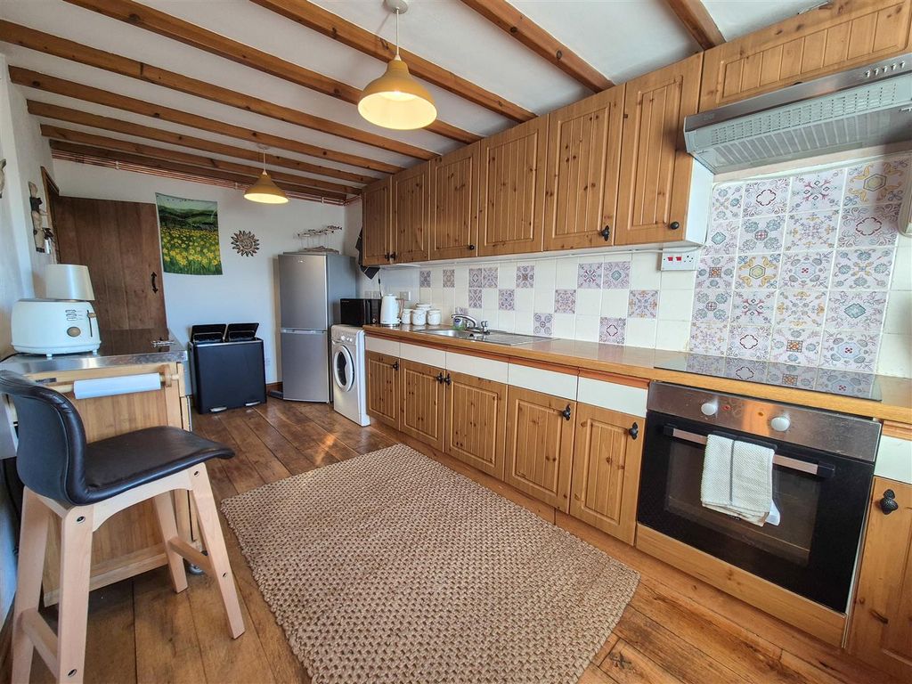 Property photo 3 of 23 1000026405 (1).Jpg